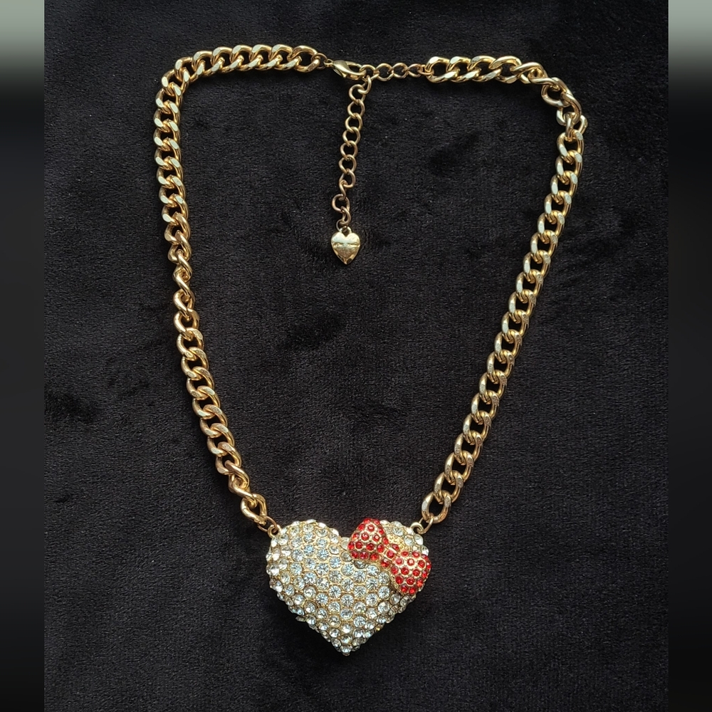 Betsey Johnson crystal heart bow necklace - Picture 1 of 6